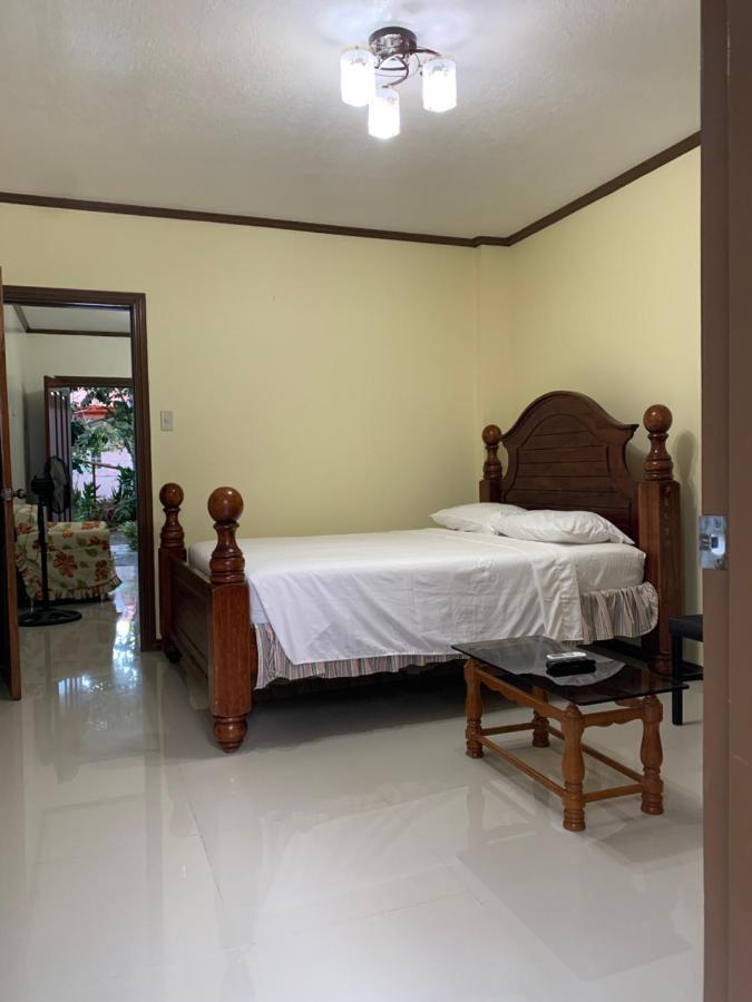 Bungalo 100 m² dengan 2 kamar tidur dan 1 kamar mandi pribadi di Galas Dipolog Bagian luar foto