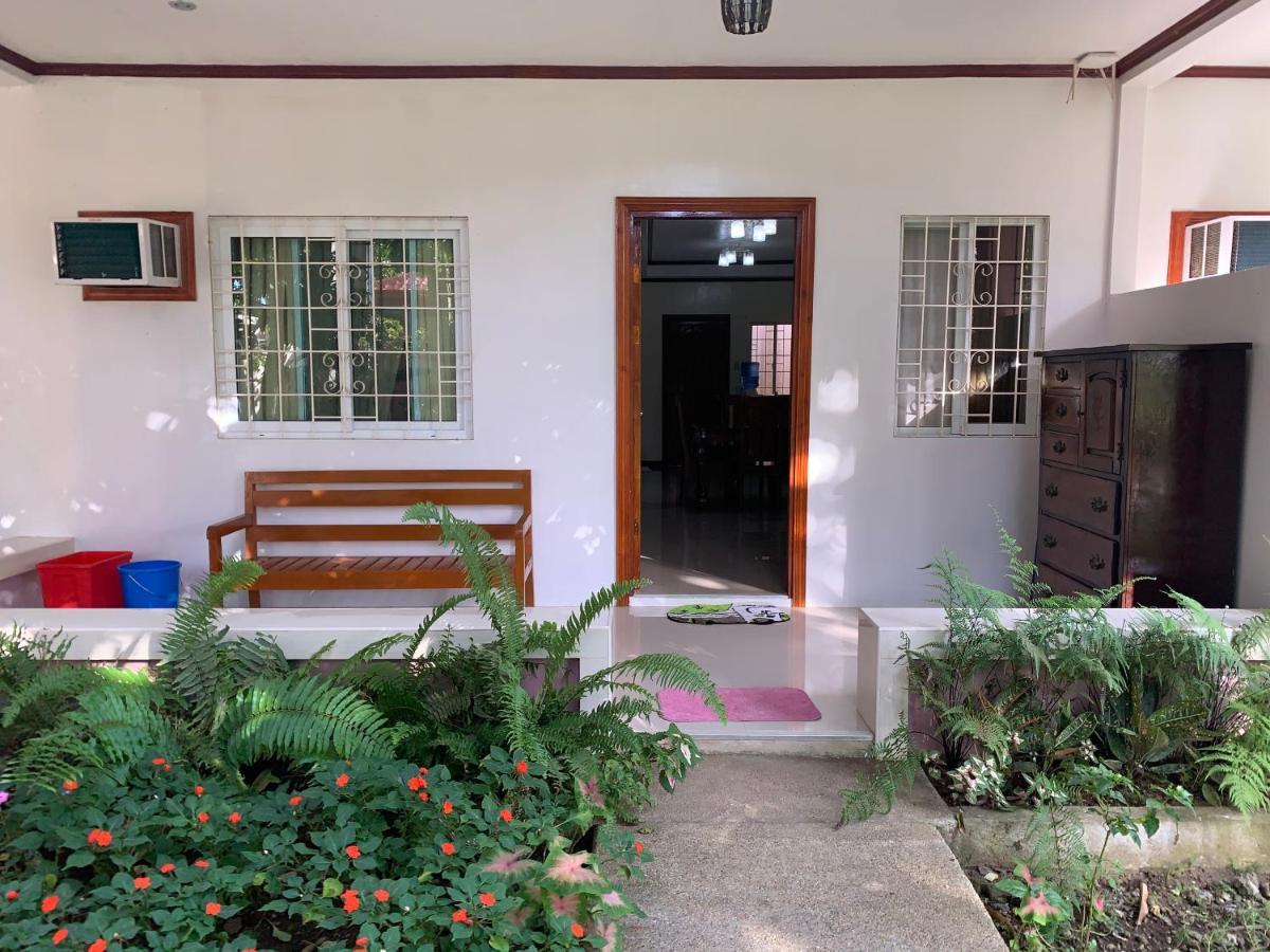 Bungalo 100 m² dengan 2 kamar tidur dan 1 kamar mandi pribadi di Galas Dipolog Bagian luar foto