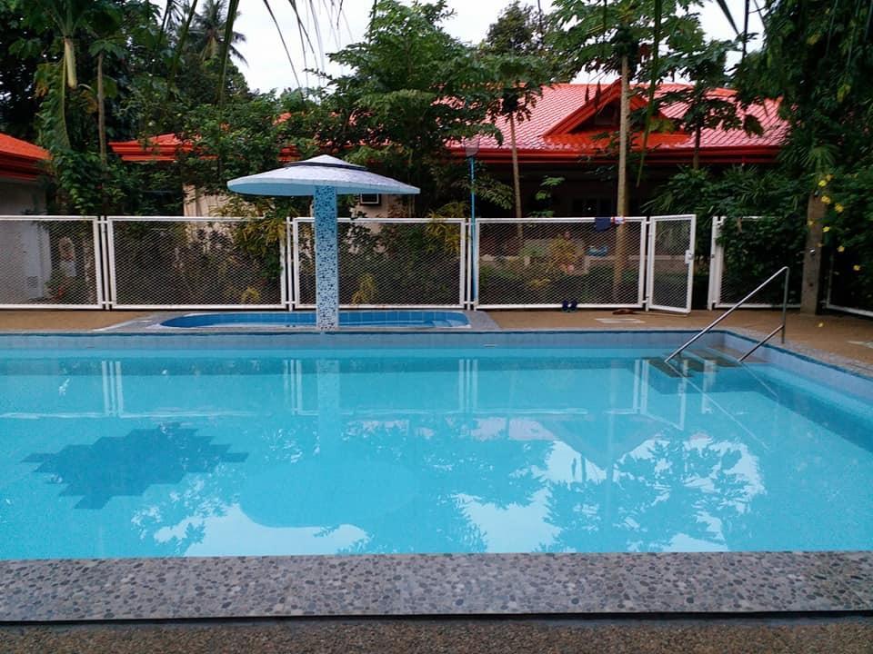 Bungalo 100 m² dengan 2 kamar tidur dan 1 kamar mandi pribadi di Galas Dipolog Bagian luar foto