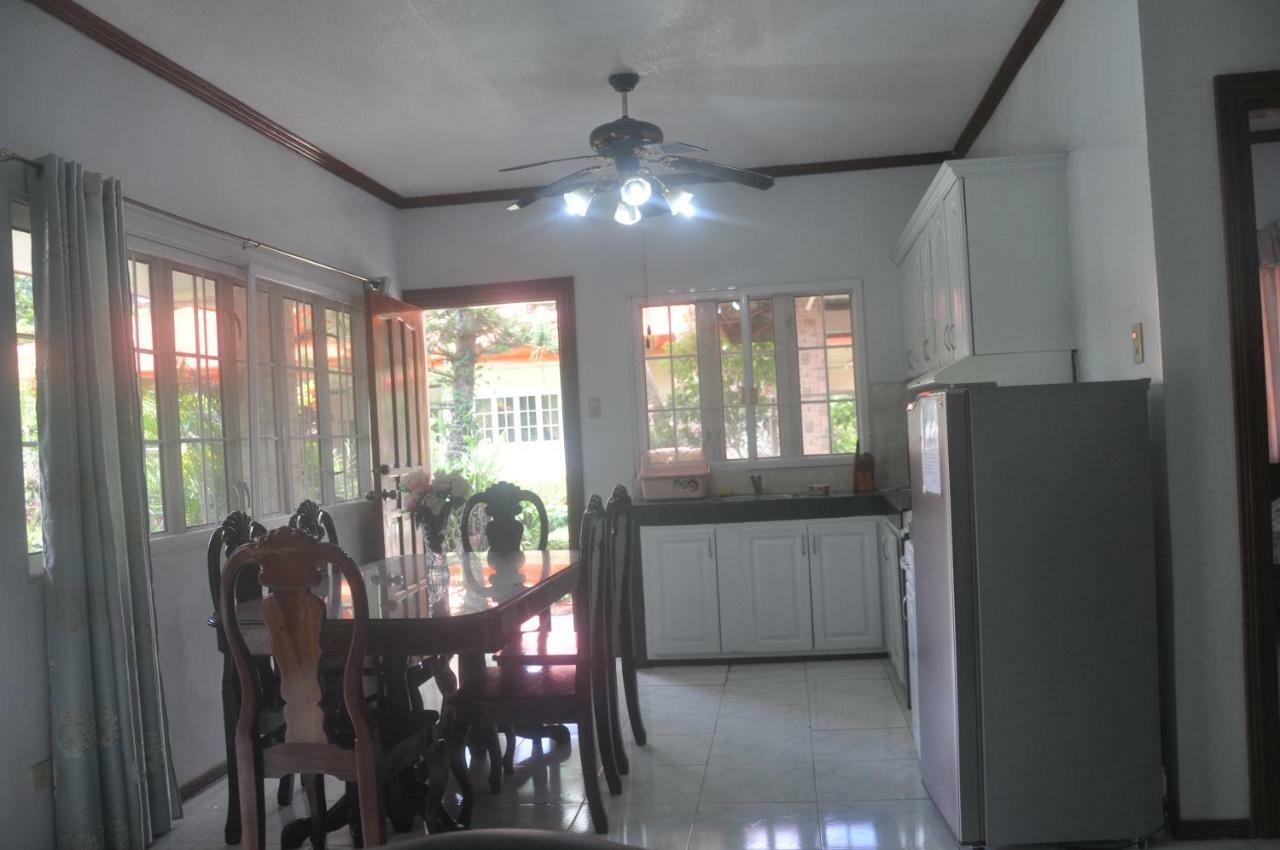 Bungalo 100 m² dengan 2 kamar tidur dan 1 kamar mandi pribadi di Galas Dipolog Bagian luar foto