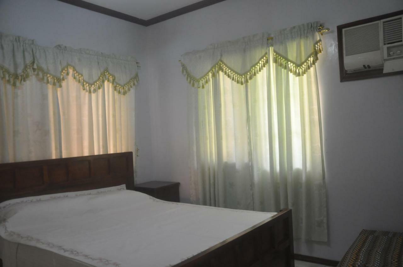 Bungalo 100 m² dengan 2 kamar tidur dan 1 kamar mandi pribadi di Galas Dipolog Bagian luar foto