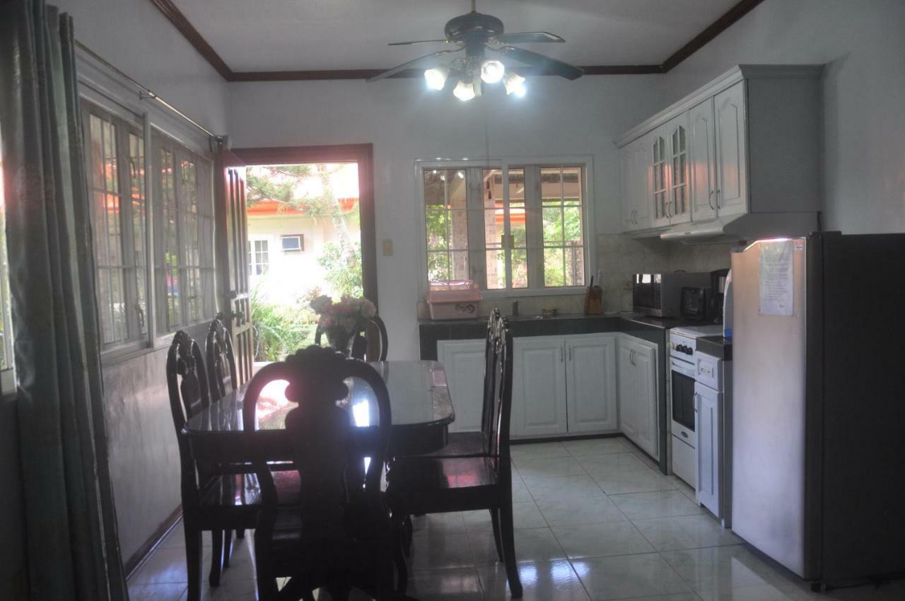 Bungalo 100 m² dengan 2 kamar tidur dan 1 kamar mandi pribadi di Galas Dipolog Bagian luar foto